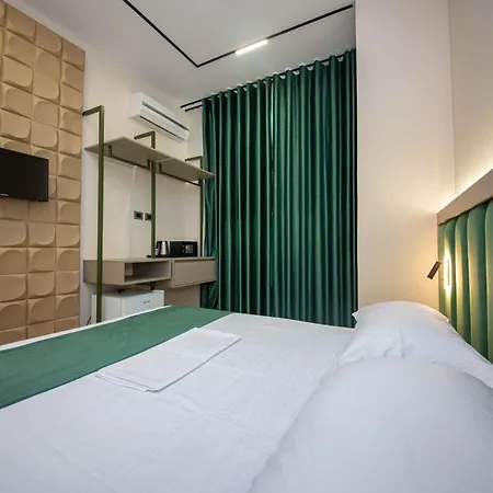 Royal 4* Radhimë