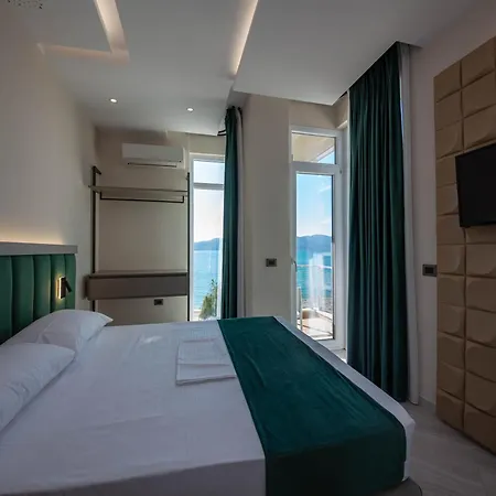 Royal 4* Radhimë