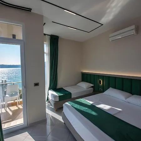 Royal Ξενοδοχείο 4*