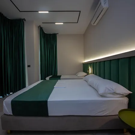 Royal Hotell Radhimë