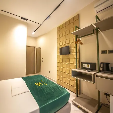 Royal 4* Radhimë