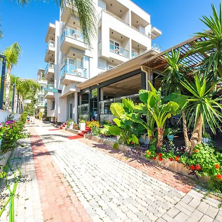 Royal Ξενοδοχείο Radhimë