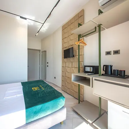 Royal 4* Radhimë