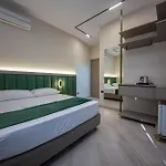 Отель Royal 4*