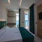 Royal 4* Radhimë